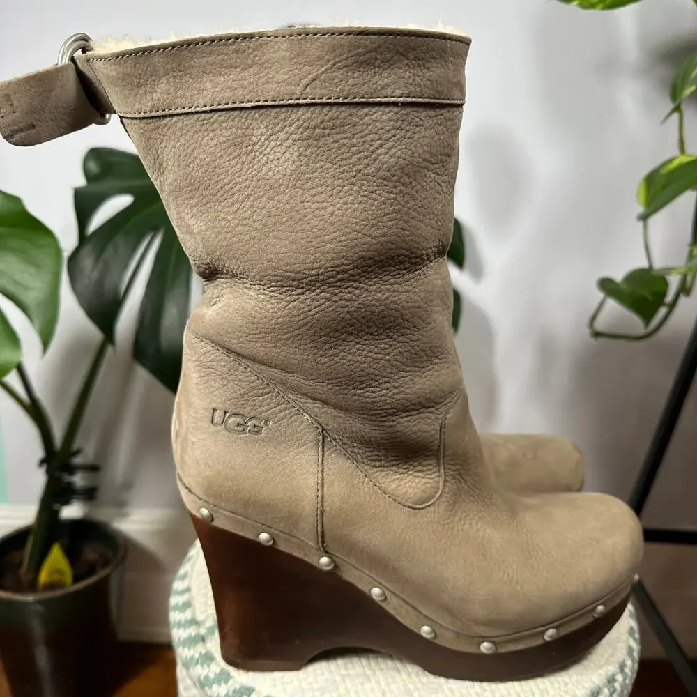 UGG Australia Carnagie Wedge Boots Shearling Cuff Suede Studded Sz‎ 8